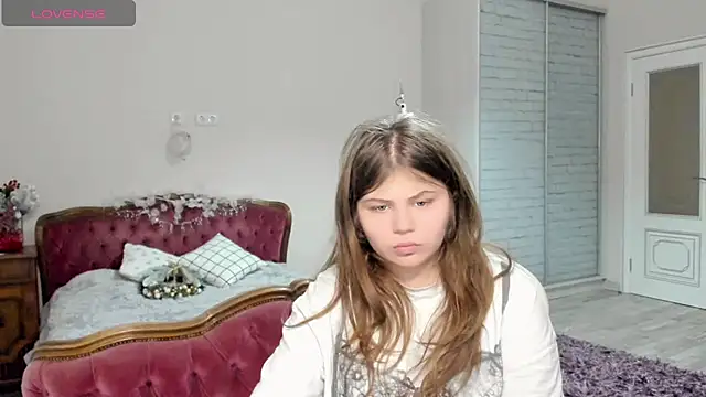 Snapshot of Lilly_Jess chatting on 12/21/25, 08:49 Lilly Jess online show from 12/21/25, 08:49