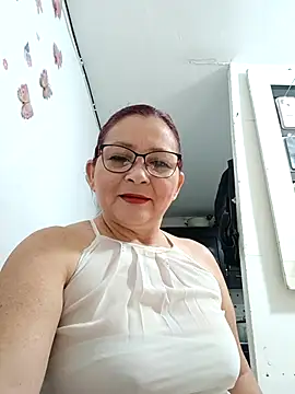 Snapshot of marfil_milf chatting on 11/12/25, 02:28 marfil milf online show from 11/12/25, 02:28