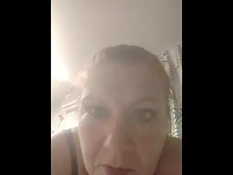 Snapshot of nakedgarbageperson chatting on 10/29/25, 11:45 nakedgarbageperson online show from 10/29/25, 11:45