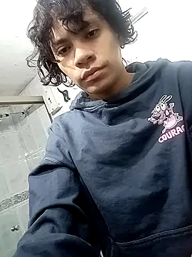 Snapshot of kittymutant99 chatting on 01/18/26, 01:37 kittymutant99 online show from 01/18/26, 01:37