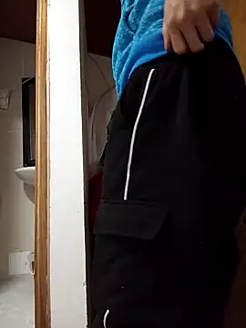 Snapshot of kittymutant99 chatting on 02/26/26, 01:21 kittymutant99 online show from 02/26/26, 01:21