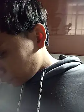 Snapshot of kittymutant99 chatting on 03/26/26, 12:33 kittymutant99 online show from 03/26/26, 12:33