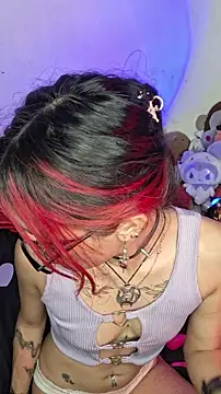 Snapshot of carolinerue chatting on 03/16/26, 01:15 carolinerue online show from 03/16/26, 01:15