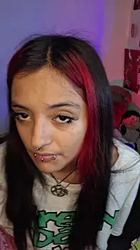 Snapshot of carolinerue chatting on 03/19/26, 04:16 carolinerue online show from 03/19/26, 04:16