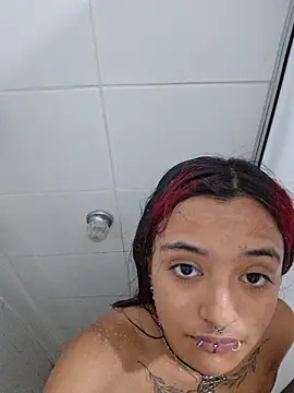 Snapshot of carolinerue chatting on 03/23/26, 12:58 carolinerue online show from 03/23/26, 12:58