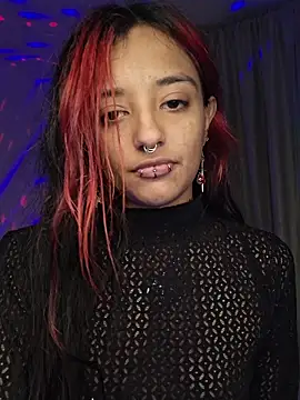 Snapshot of carolinerue chatting on 03/24/26, 04:17 carolinerue online show from 03/24/26, 04:17