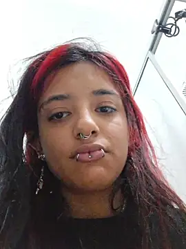 Snapshot of carolinerue chatting on 03/29/26, 03:17 carolinerue online show from 03/29/26, 03:17