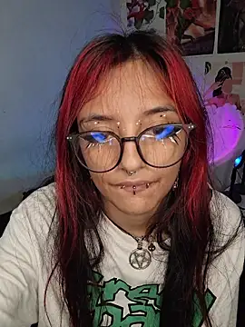 Snapshot of carolinerue chatting on 03/29/26, 09:37 carolinerue online show from 03/29/26, 09:37