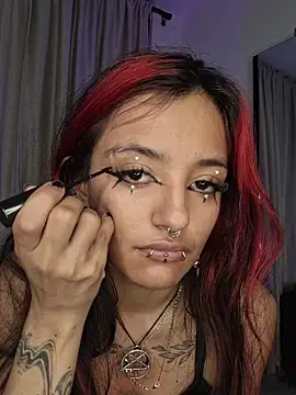 Snapshot of carolinerue chatting on 04/04/26, 08:23 carolinerue online show from 04/04/26, 08:23