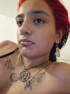 carolinerue online show from 06/03/26, 12:24