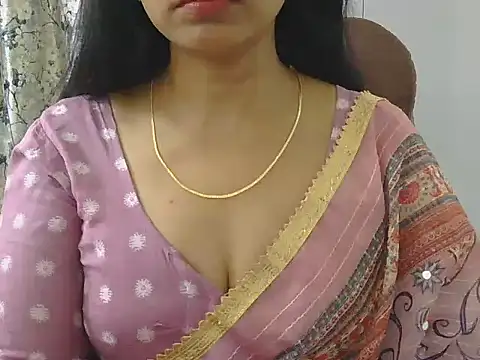 Snapshot of MISS_SOMIYA chatting on 03/12/26, 06:36 MISS SOMIYA online show from 03/12/26, 06:36