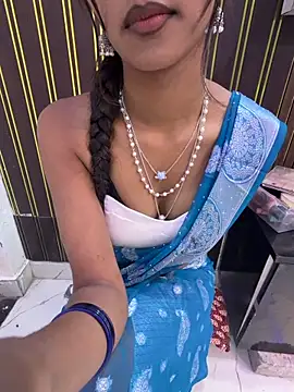 Snapshot of Drive_girl chatting on 03/05/26, 06:48 Drive girl online show from 03/05/26, 06:48