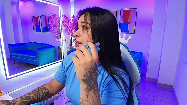 Snapshot of Black_roseee chatting on 10/04/25, 03:59 Black roseee online show from 10/04/25, 03:59