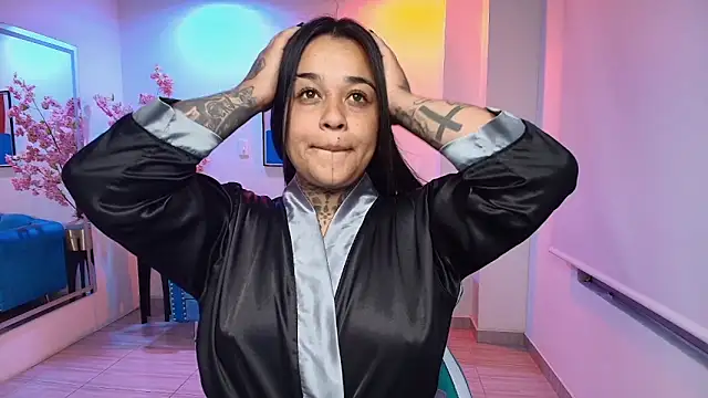 Snapshot of Black_roseee chatting on 12/02/25, 07:47 Black roseee online show from 12/02/25, 07:47