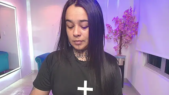 Black roseee online show from 04/15/26, 03:57