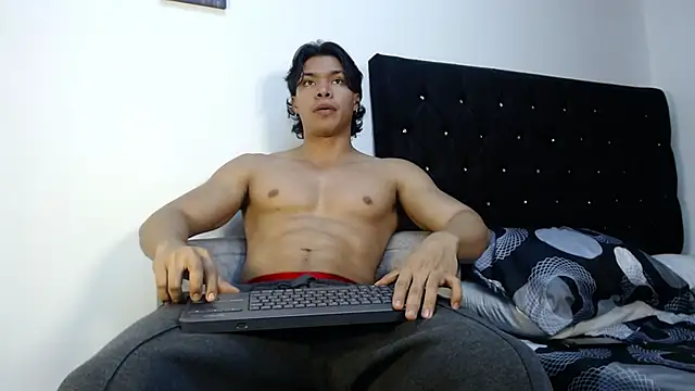 Snapshot of adriel_escalante chatting on 12/02/25, 03:23 adriel escalante online show from 12/02/25, 03:23