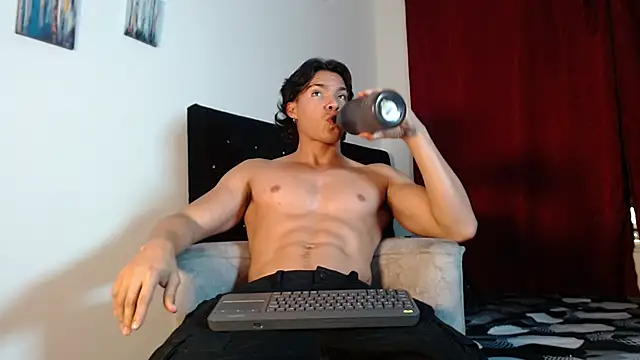 Snapshot of adriel_escalante chatting on 12/05/25, 03:15 adriel escalante online show from 12/05/25, 03:15