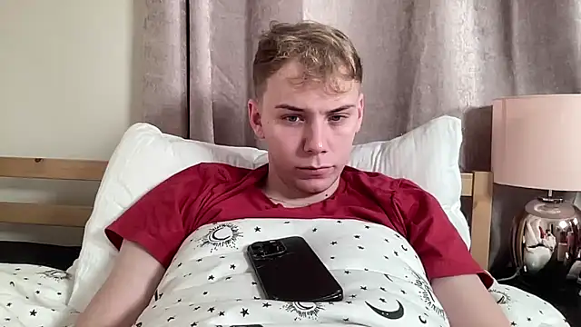 Snapshot of scottishtwink01 chatting on 09/23/25, 10:24 scottishtwink01 online show from 09/23/25, 10:24