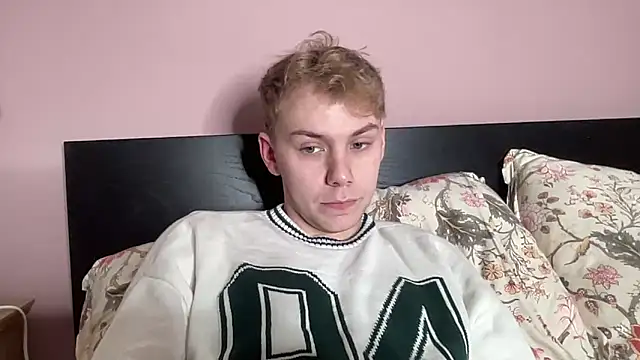 Snapshot of scottishtwink01 chatting on 10/13/25, 05:35 scottishtwink01 online show from 10/13/25, 05:35