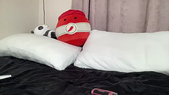 Snapshot of scottishtwink01 chatting on 10/15/25, 12:22 scottishtwink01 online show from 10/15/25, 12:22