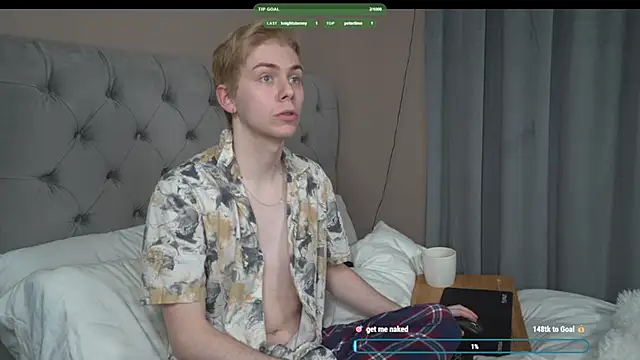 Snapshot of scottishtwink01 chatting on 03/09/26, 12:47 scottishtwink01 online show from 03/09/26, 12:47