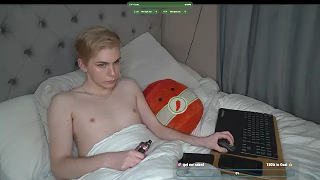 Snapshot of scottishtwink01 chatting on 03/09/26, 09:30 scottishtwink01 online show from 03/09/26, 09:30