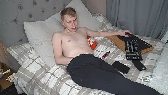 Snapshot of scottishtwink01 chatting on 03/29/26, 11:49 scottishtwink01 online show from 03/29/26, 11:49