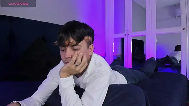 Snapshot of Andree_Kamado chatting on 10/02/25, 12:01 Andree Kamado online show from 10/02/25, 12:01