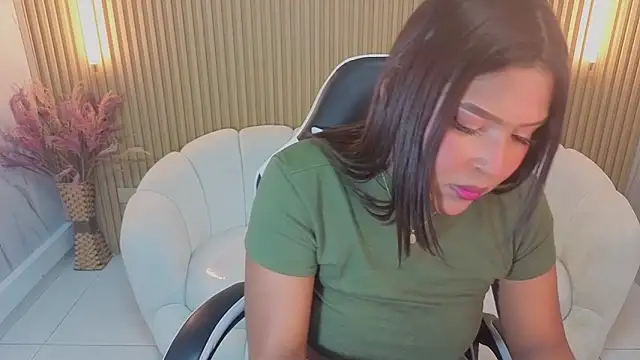 naomi tp online show from 10/04/25, 12:36