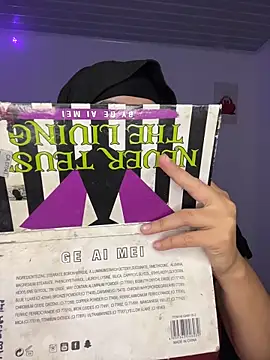 rhizanthella  online show from 10/30/25, 11:16