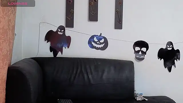 kloe-robert online show from 10/04/25, 03:21