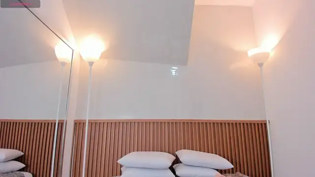 nicol giraldoo online show from 01/10/26, 03:52