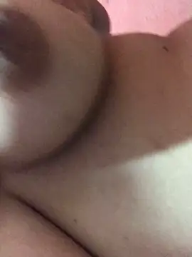 Snapshot of luzmelzinha chatting on 03/21/26, 12:04 luzmelzinha online show from 03/21/26, 12:04