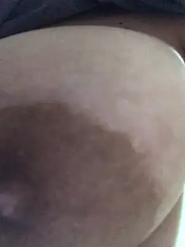 Snapshot of luzmelzinha chatting on 03/28/26, 12:54 luzmelzinha online show from 03/28/26, 12:54