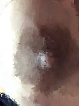 Snapshot of luzmelzinha chatting on 04/18/26, 04:00 luzmelzinha online show from 04/18/26, 04:00