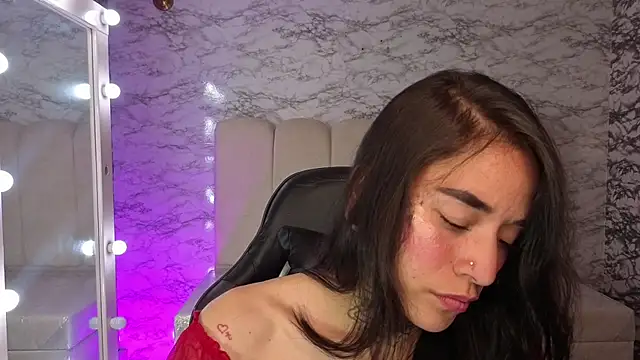 Snapshot of kataleya_t chatting on 10/03/25, 03:25 kataleya t online show from 10/03/25, 03:25