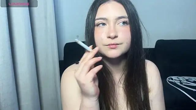 Snapshot of valentinauwu chatting on 11/08/25, 02:34 valentinauwu online show from 11/08/25, 02:34