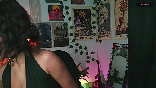 Raven luv online show from 09/17/25, 10:00