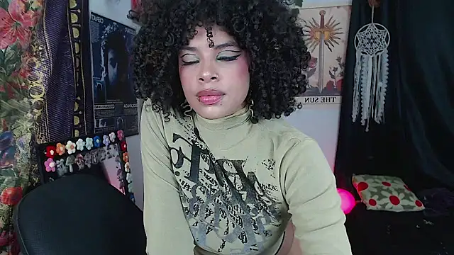 Raven luv online show from 10/02/25, 10:17