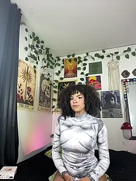 Raven luv online show from 11/04/25, 01:05