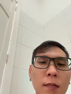 Snapshot of samuelcher chatting on 10/08/25, 05:10 samuelcher online show from 10/08/25, 05:10