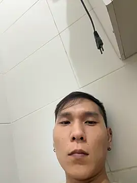 Snapshot of samuelcher chatting on 10/31/25, 03:18 samuelcher online show from 10/31/25, 03:18