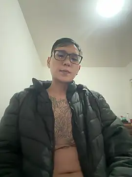 Snapshot of samuelcher chatting on 06/17/26, 03:20 samuelcher online show from 06/17/26, 03:20
