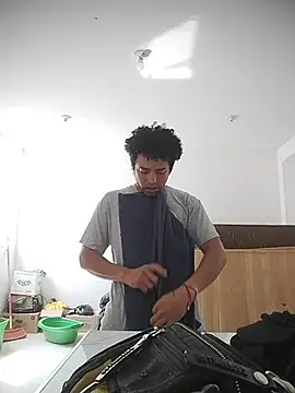 ThiagoFernandezChancay25 online show from 10/29/25, 07:04