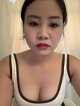 wly2028 online show from 10/04/25, 04:54