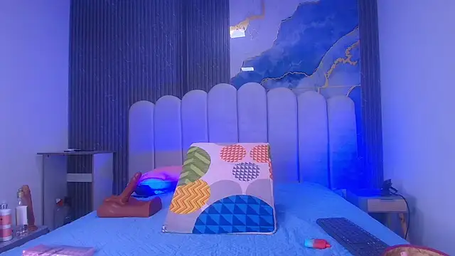 abbyrouss  online show from 12/15/25, 03:11