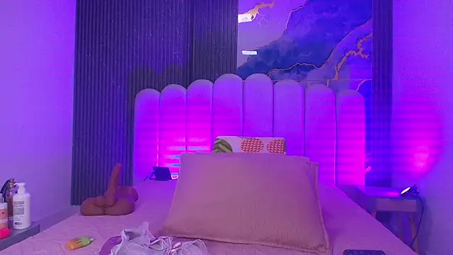 abbyrouss  online show from 12/23/25, 03:04