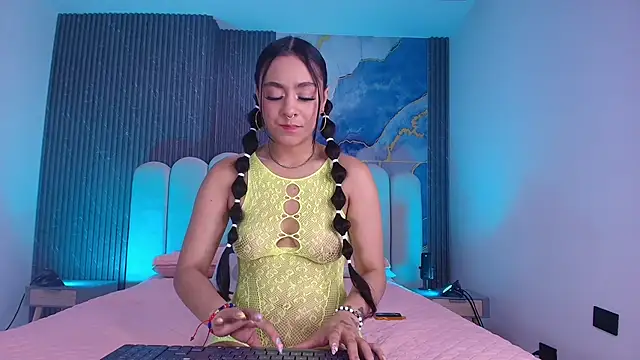 abbyrouss  online show from 04/17/26, 03:09