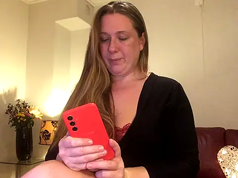 Snapshot of MazySunny chatting on 11/20/25, 09:03 MazySunny online show from 11/20/25, 09:03