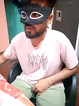 soniriyaa010101 online show from 02/09/26, 05:50